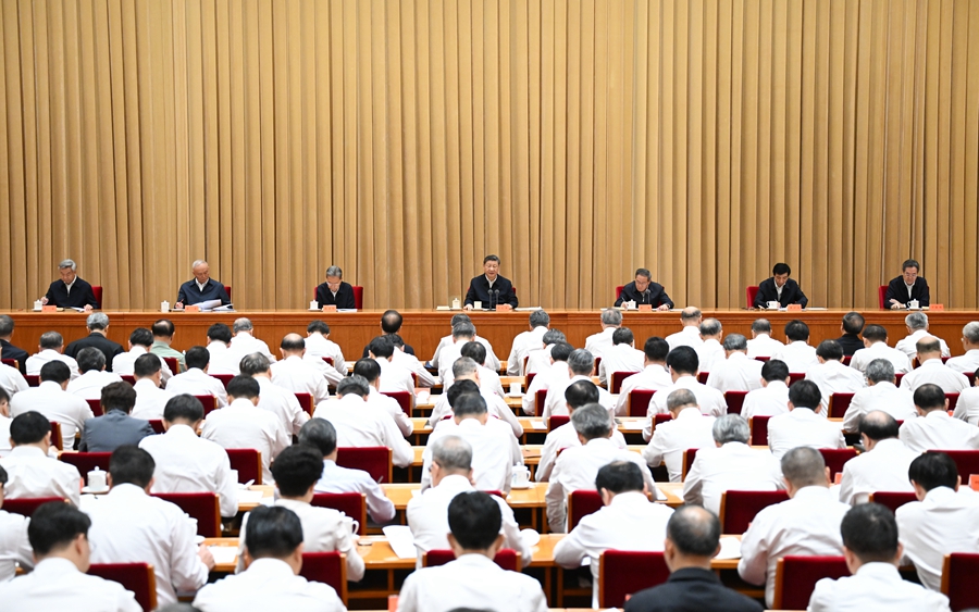 7月14日至15日，中央城市工作會議在北京舉行。中共中央總書記、國家主席、中央軍委主席習(xí)近平出席會議并發(fā)表重要講話。中共中央政治局常委李強、趙樂際、王滬寧、蔡奇、丁薛祥、李希出席會議。